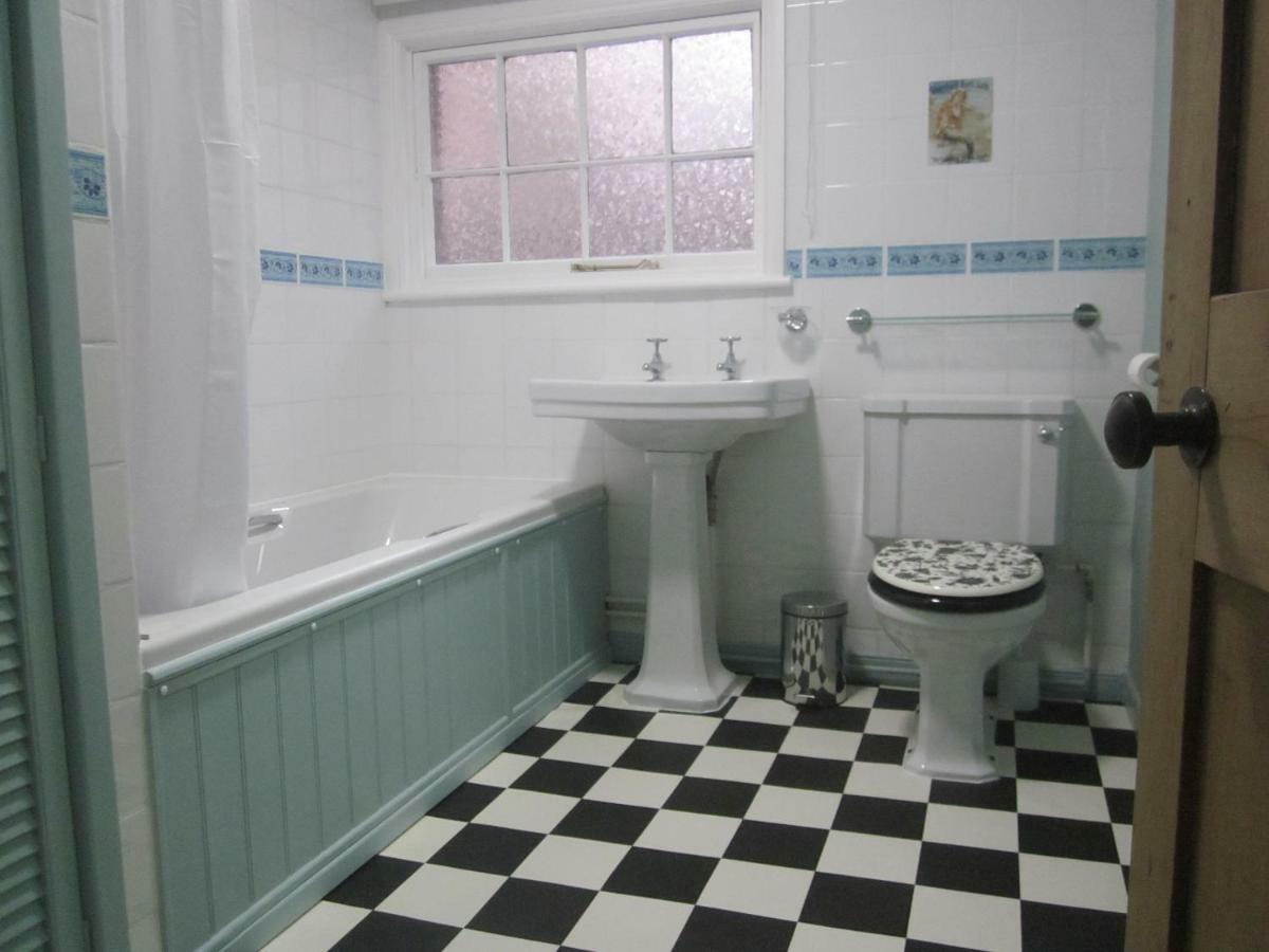 Milliner'S Cottage York Bagian luar foto
